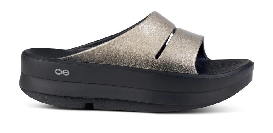 靴 OOFOS OOmega OOahh Luxe Black Sparkle 27 Women's OOmega OOahh Stacked Sandal - Black Sparkle – OOFOS