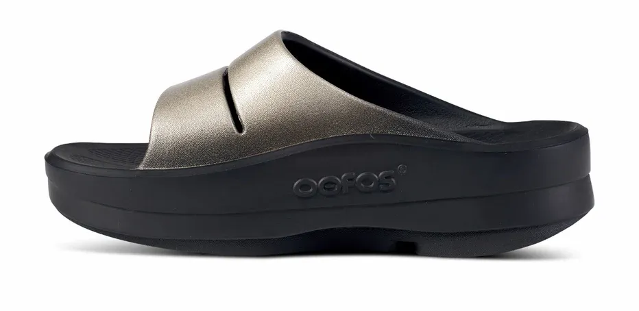 ウーフォスOOFOS OOMEGA OOAHH LUXE - LATTE Women's OOmega OOahh Luxe Sandal - Latte – OOFOS